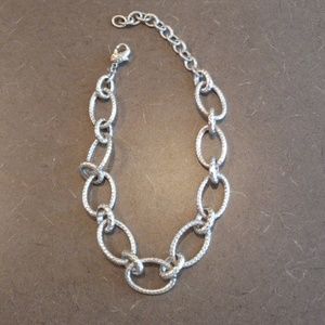 Chain link necklace